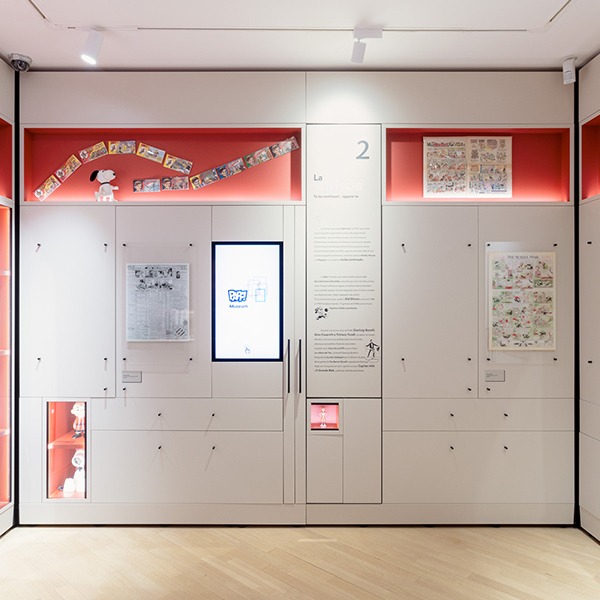 SURFACE DESIGN TRIGGERS INTERACTIVITY IN A COMIC ART MUSEUM