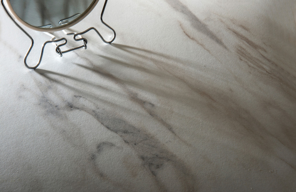 3346. Marmo Canova. Kèr finish.