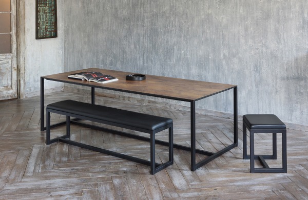 Big Brother table by Maurizio Peregalli - ZEUS Studio