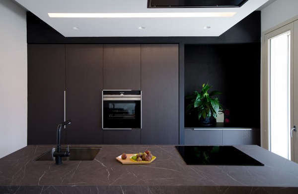 Modoo Kitchen - 3317 Sixty Nero in Tex finish, 3446 Pulpis Dark in Kèr finish